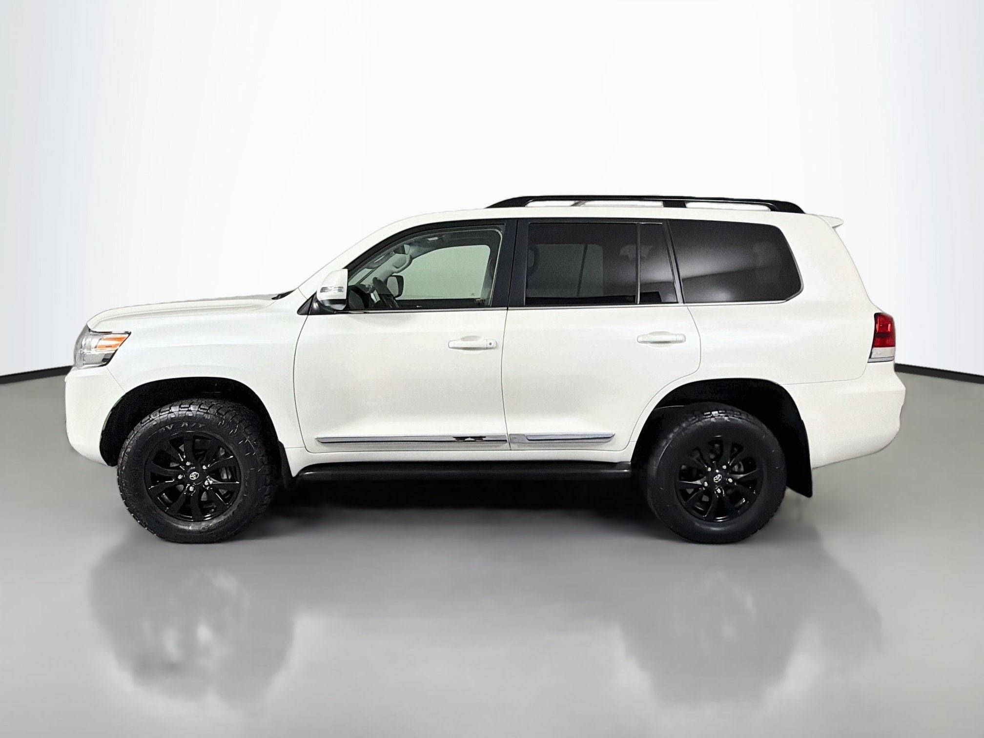 toyota land cruiser 2018 JTMCY7AJ1J4067559 image toyota land cruiser 2018 JTMCY7AJ1J4067559 image